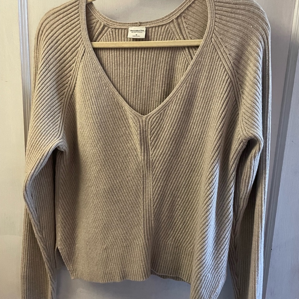 AF soft v neck sweater